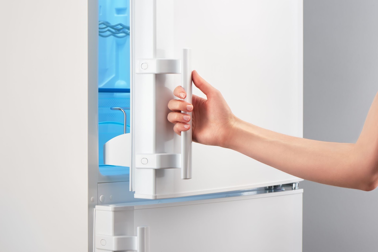 hand opening refrigerator door